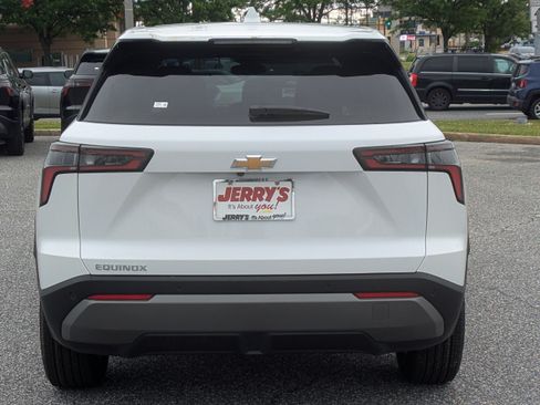 New 2026 Chevrolet Equinox LT FWD image 6