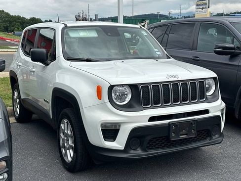 Used 2023 Jeep Renegade Latitude AWD/4WD image 3