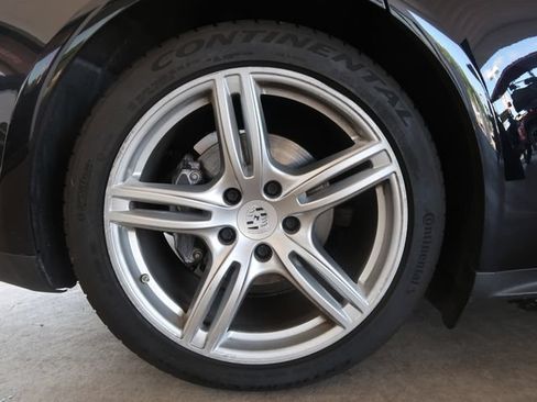 Used 2019 Porsche Panamera RWD image 41