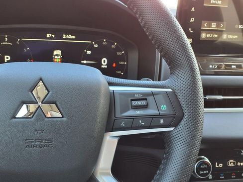 Used 2026 Mitsubishi Outlander SEL FWD image 16