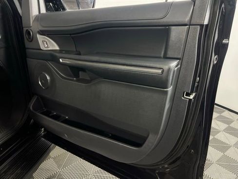 Used 2024 Ford Expedition XLT image 27