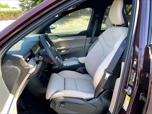 New 2026 Volvo EX90 Plus AWD/4WD image 11