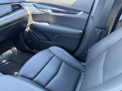 Certified 2025 Cadillac XT5 Premium Luxury image 16