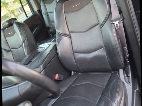 Used 2015 Cadillac Escalade ESV Luxury AWD/4WD image 21