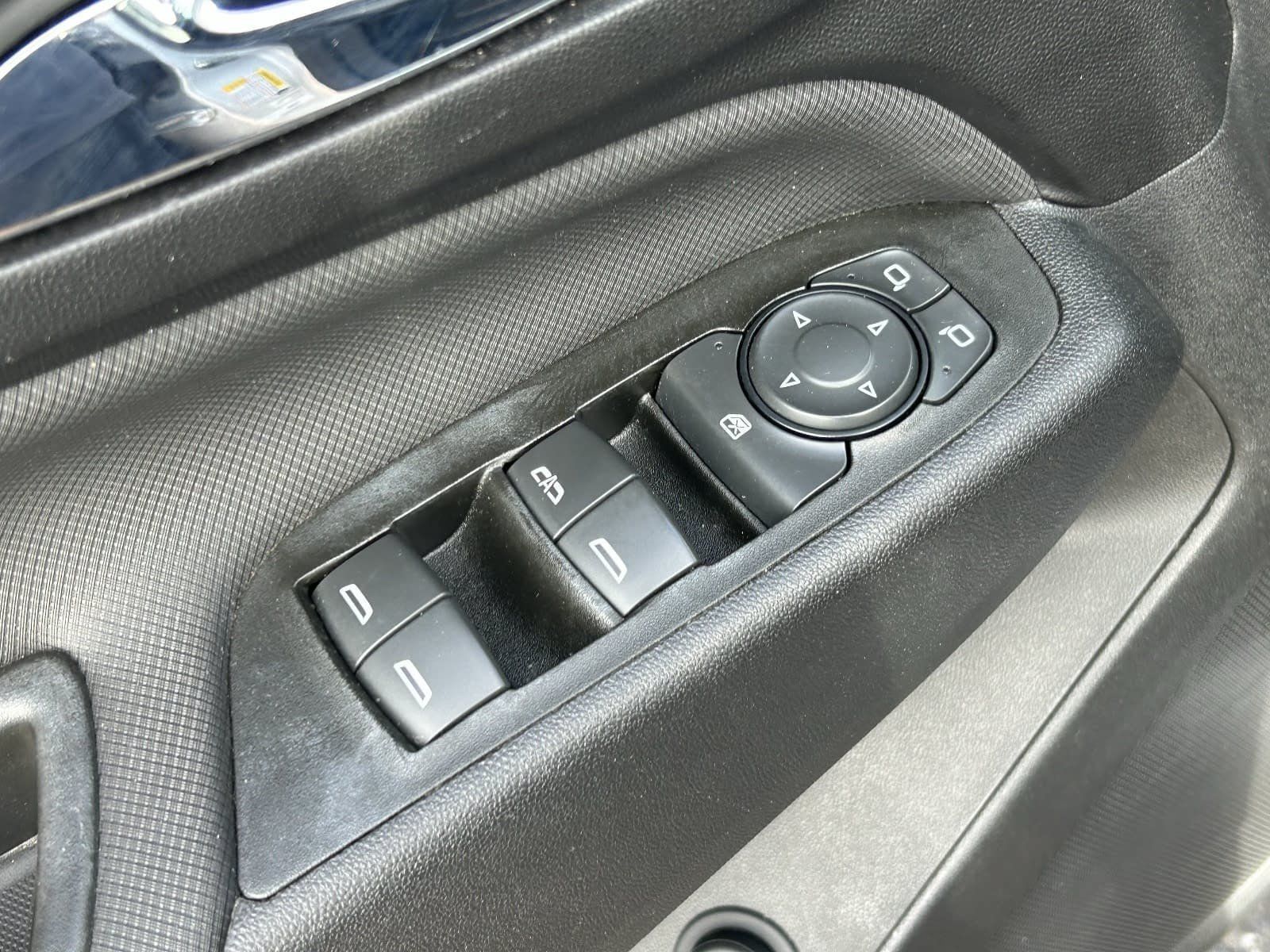 Used 2022 Chevrolet Equinox RS w/ RS Leather Package FWD image 25