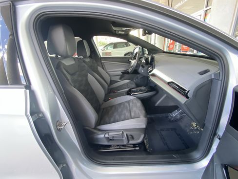 Certified 2022 Volkswagen ID.4 Pro RWD image 39
