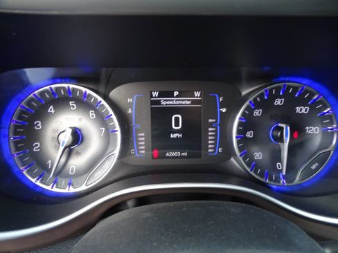 Used 2023 Chrysler Voyager LX FWD image 18