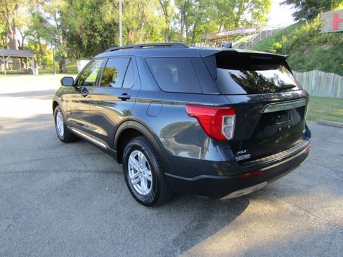 Used 2023 Ford Explorer XLT w/ Equipment Group 202A AWD/4WD image 2