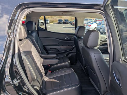 Used 2023 GMC Acadia Denali w/ Denali Technology Package image 11