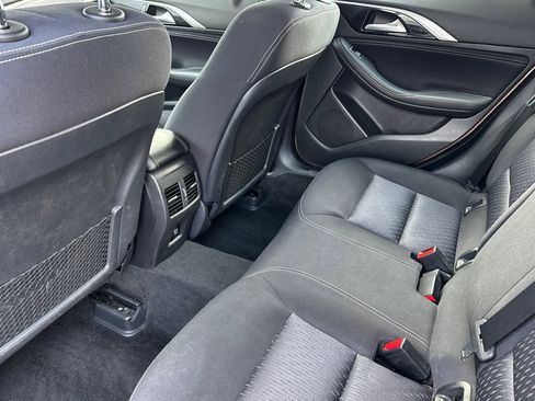 Used 2017 INFINITI QX30 image 27