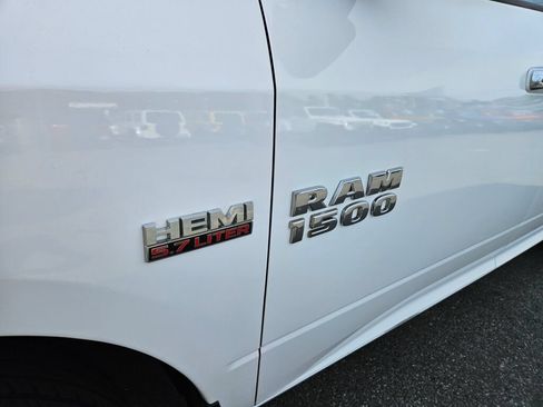 Used 2018 RAM 1500 Classic SLT AWD/4WD image 9