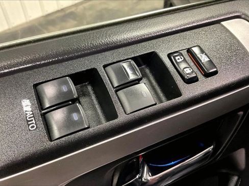 Used 2021 Toyota 4Runner Limited AWD/4WD image 39