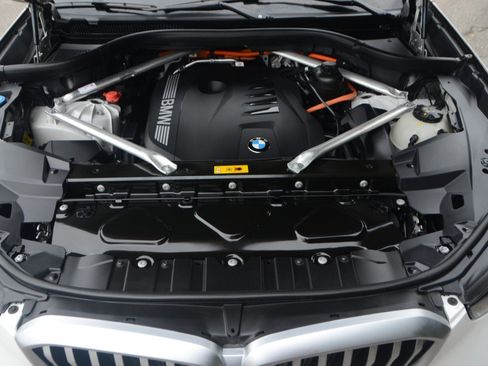 Used 2025 BMW X5 xDrive50e AWD/4WD image 26