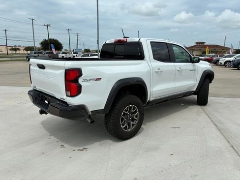 Used 2024 Chevrolet Colorado ZR2 w/ Safety Package AWD/4WD image 3