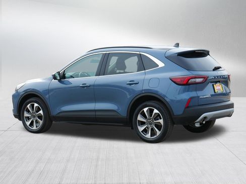 Used 2024 Ford Escape Platinum image 5