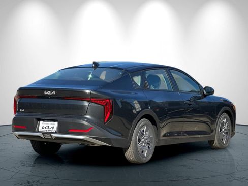 New 2026 Kia K4 LX image 4