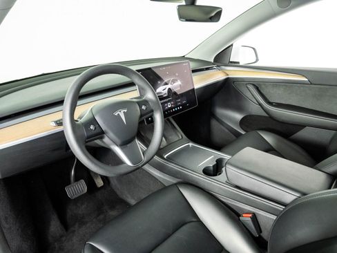 Used 2023 Tesla Model Y Long Range AWD/4WD image 4