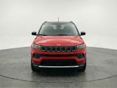 Used 2025 Jeep Compass Limited AWD/4WD image 2