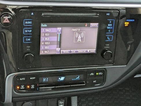 Used 2019 Toyota Corolla LE image 13