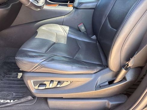 Used 2020 Cadillac Escalade Luxury RWD image 34