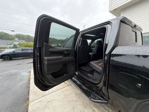 Used 2023 GMC Sierra 1500 AT4 w/ AT4 Premium Package AWD/4WD image 32
