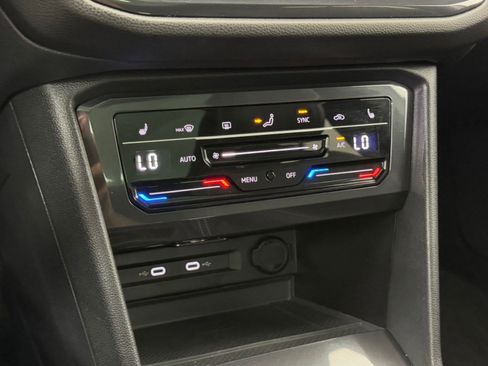 Used 2024 Volkswagen Tiguan SE R-Line image 22