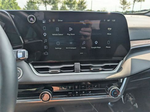 Used 2025 Chevrolet Equinox LT FWD image 27