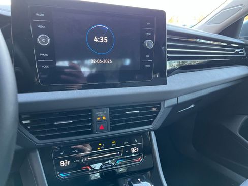 Used 2025 Volkswagen Jetta SE image 20