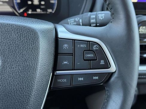 Used 2025 Toyota Grand Highlander FWD image 11