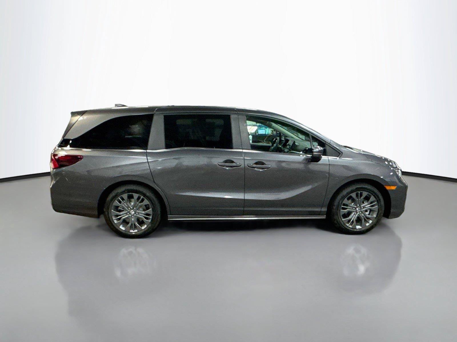New 2027 Honda Odyssey Touring image 18