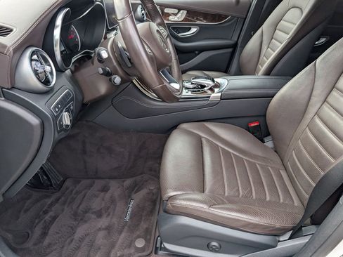 Used 2017 Mercedes-Benz GLC 300 4MATIC Coupe image 12