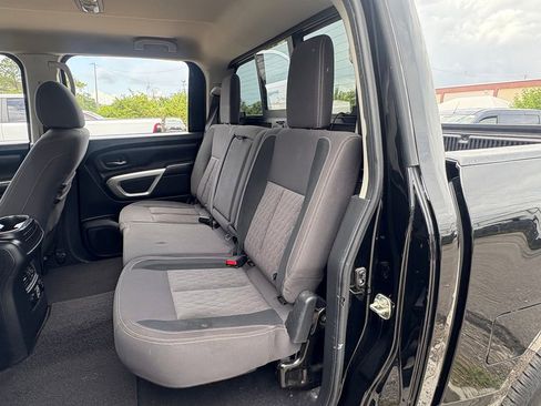 Used 2021 Nissan Titan SV w/ SV Convenience Package RWD image 11