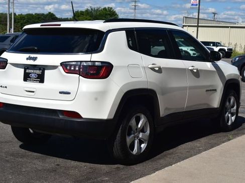 Used 2018 Jeep Compass Latitude w/ Cold Weather Group AWD/4WD image 10