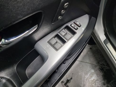 Used 2015 Toyota Venza XLE image 14