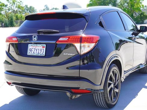 Used 2021 Honda HR-V Sport image 9