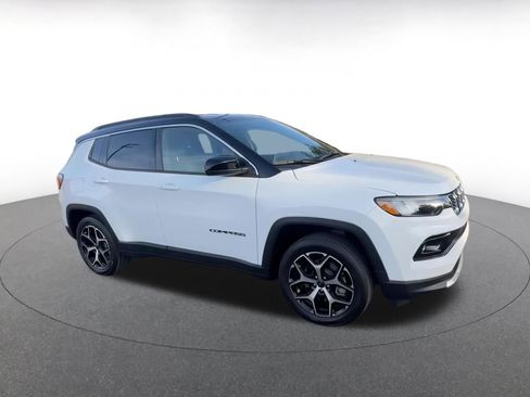 Used 2025 Jeep Compass Limited image 2