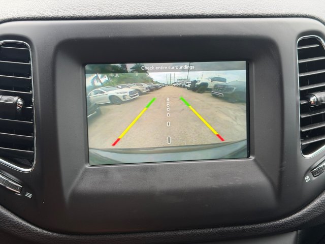 Used 2018 Jeep Compass Latitude w/ Popular Equipment Group FWD image 22