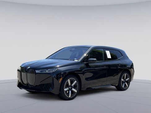 Used 2024 BMW iX xDrive50 w/ Premium Package AWD/4WD image 4