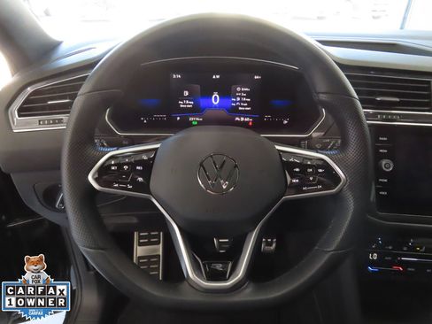 Used 2022 Volkswagen Tiguan SE R-Line image 17