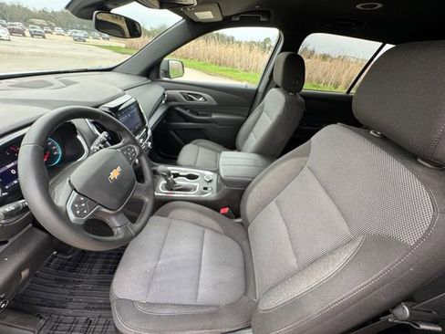 Used 2023 Chevrolet Traverse LT image 28