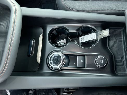 Used 2025 Ford Explorer Active image 21