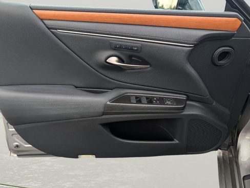 Used 2019 Lexus ES 350 w/ Accessory Package image 7