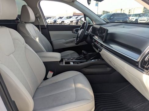 Used 2024 Kia Sorento S image 25