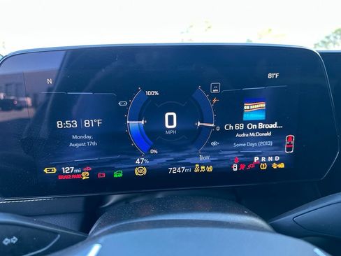 Used 2024 Chevrolet Blazer EV LT AWD/4WD image 15