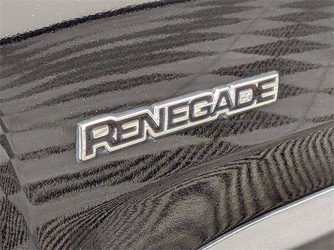 Used 2015 Jeep Renegade Limited image 10