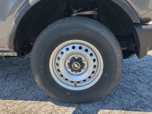 New 2025 Ford Bronco 4-Door image 9