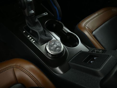 Used 2022 Ford Bronco Outer Banks image 16