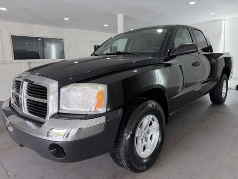 Used 2005 Dodge Dakota SLT AWD/4WD image 1