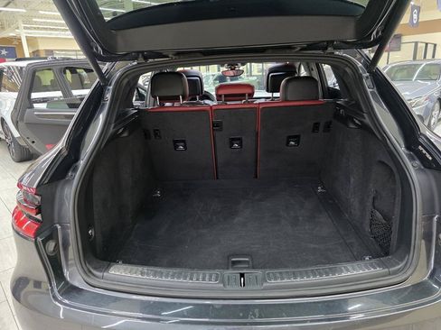 Used 2018 Porsche Macan AWD/4WD image 12