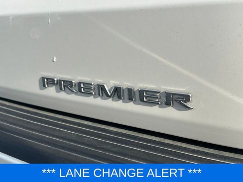 Used 2025 Chevrolet Suburban Premier image 9
